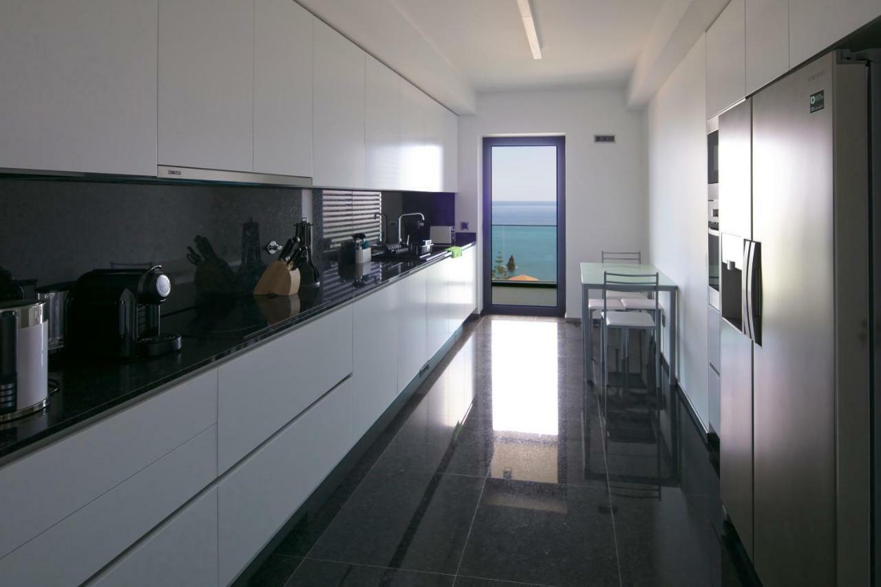 Spacious Luxury Holiday Apartment With A Great View, Funchal, Free Wifi And Parking Bagian luar foto